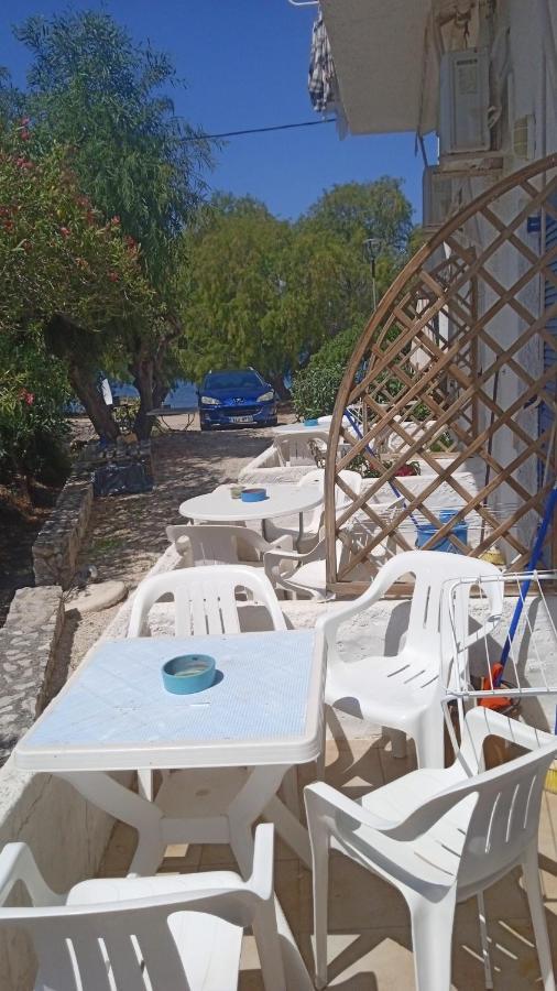 Paralia Irion Vikos Beach Apartments מראה חיצוני תמונה